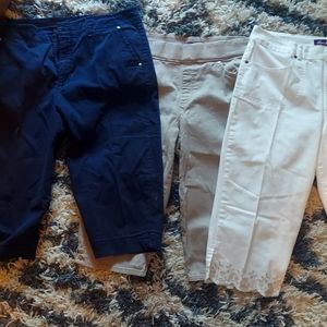 5 pairs of Gloria Vanderbilt capris
